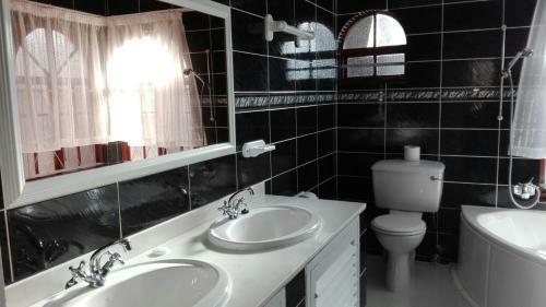Hostal Versailles B And B