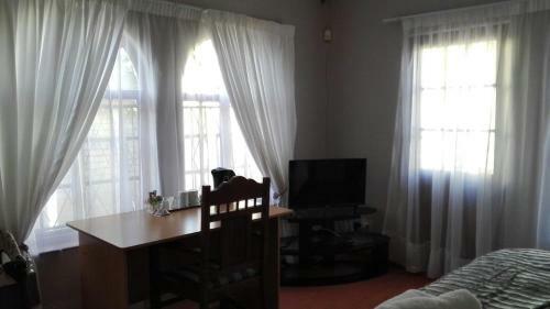 Hostal Versailles B And B