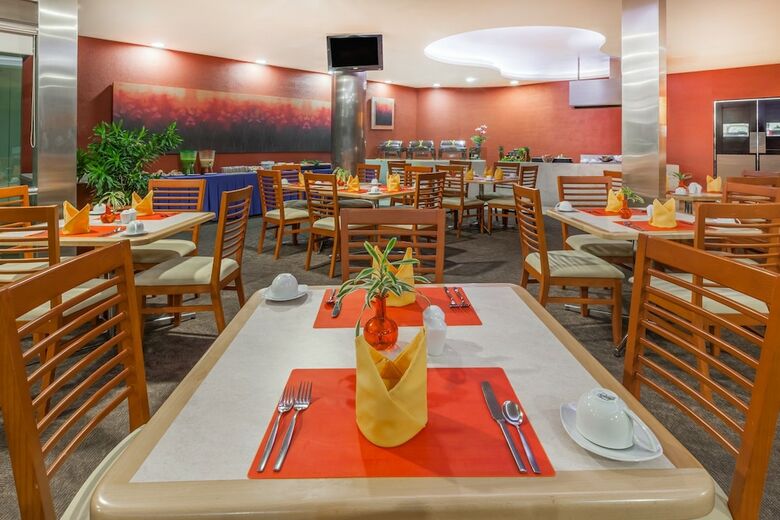 Hotel Wyndham Garden Colima