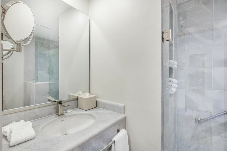 Hotel Wyndham Garden Colima