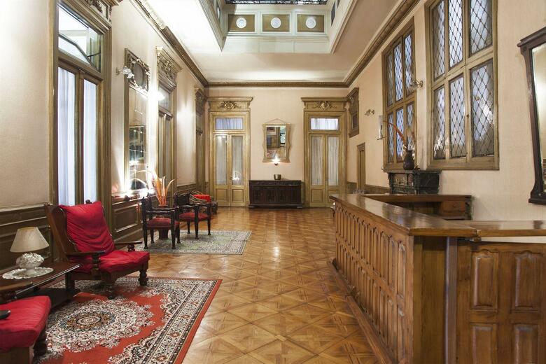 Hotel Reina