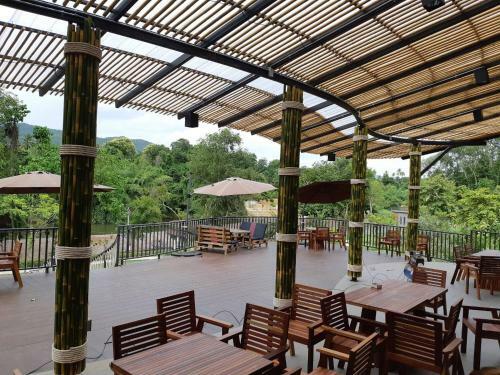 Hotel Binlha Raft