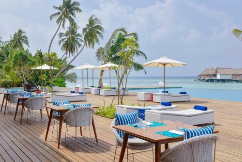 Hotel Mercure Maldives Kooddoo Resort