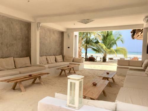Bed & Breakfast White Dream