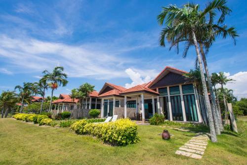 Sabah Beach Villas & Suites