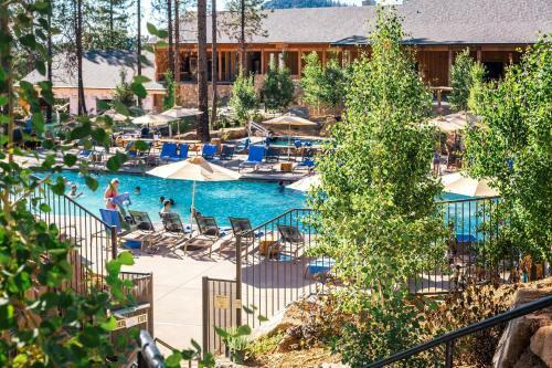 Rush Creek Lodge At Yosemite