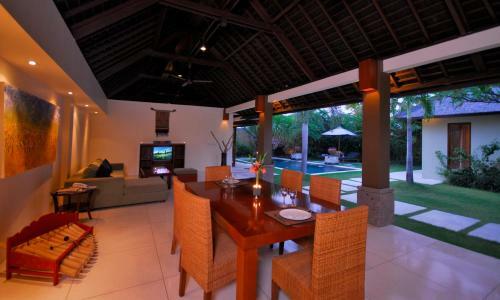 Grand Avenue Bali