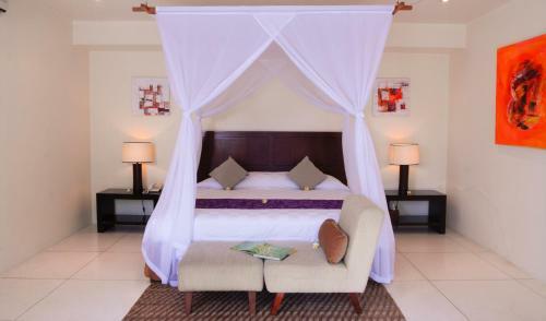 Grand Avenue Bali