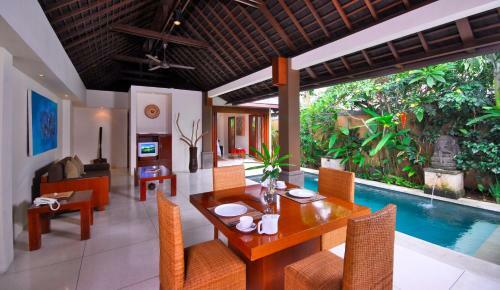 Grand Avenue Bali