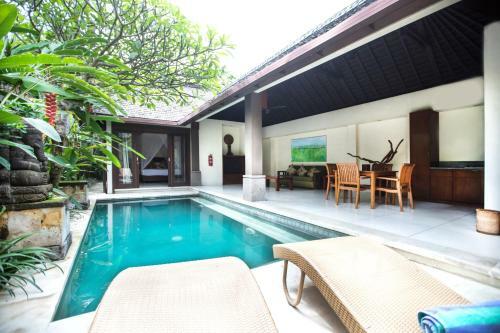 Grand Avenue Bali