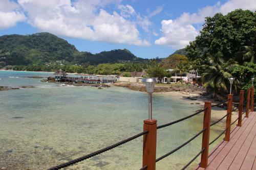 Surfers Cove Apartments