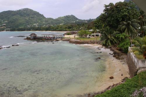 Surfers Cove Apartments