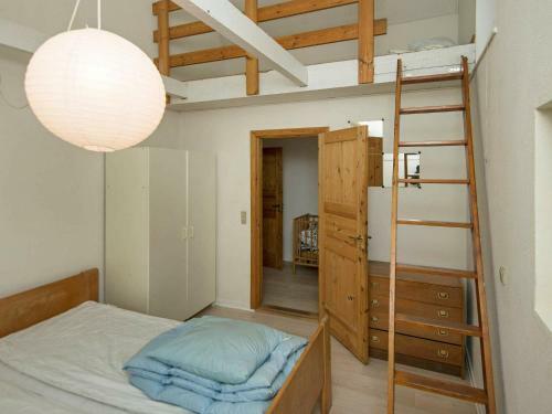 Six-bedroom Holiday Home In Hundslund
