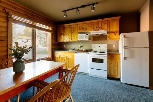 Lodge Pocahontas Cabins