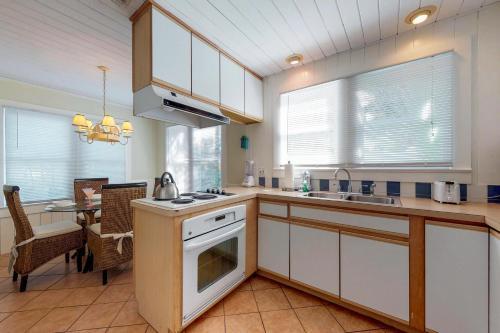 Sea Palm Cottage
