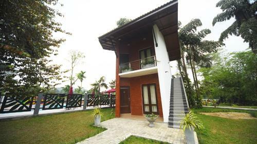 Hotel Lavenro Garden