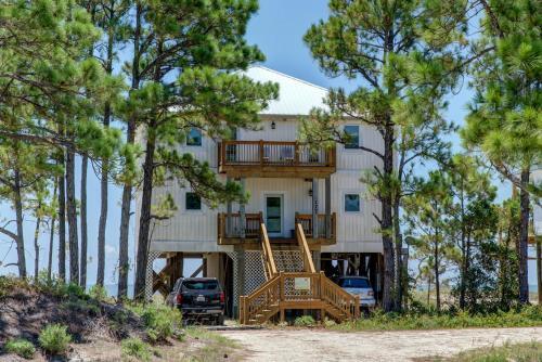082 Dauphin On The Gulf