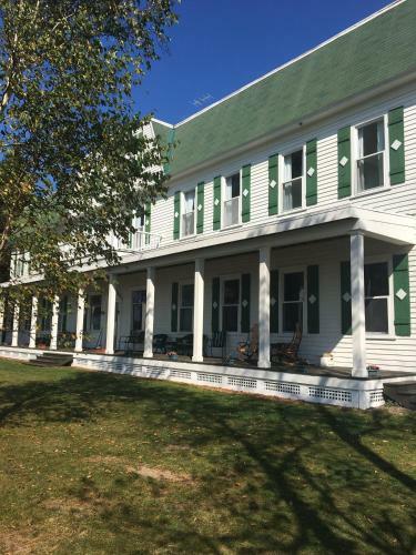 Historic Birch Lodge And Motel