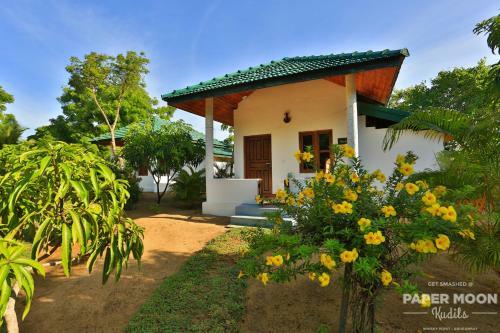 Hotel Paper Moon Kudils