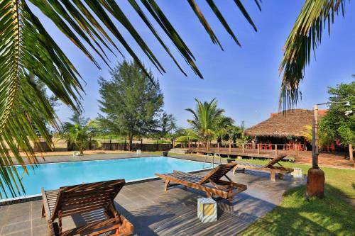 Hotel Paper Moon Kudils