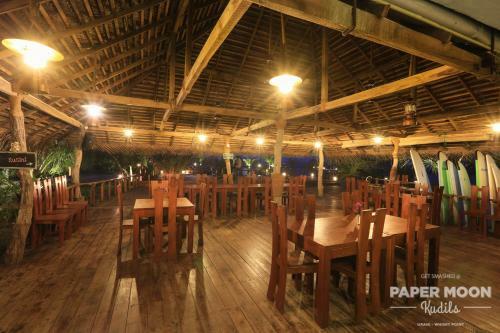 Hotel Paper Moon Kudils