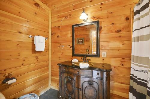 Cubby Bear Cabin