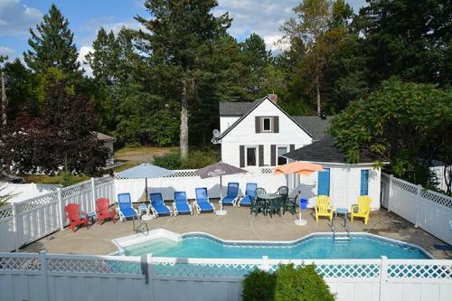 Motel Des Pentes Et Suites
