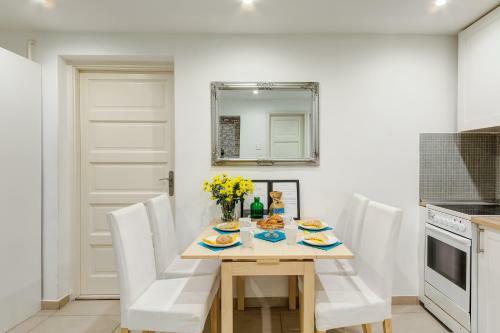 D.five Beautiful Apartment At Basilica