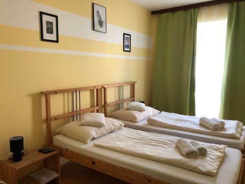 Hotel Oroszl�n Szigetv�r