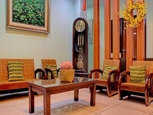 Hotel Oyo 90357 Shafwah Guesthouse Syariah