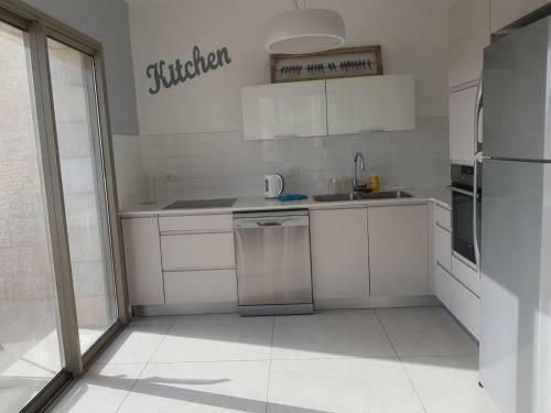 Apartamento Enjoy Views Of Jerusalem From Chic Flat