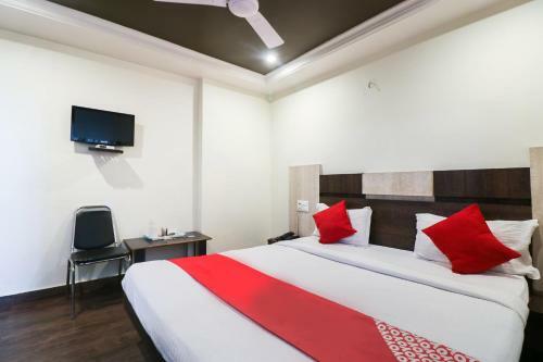 Oyo 10745 Hotel Tuli's