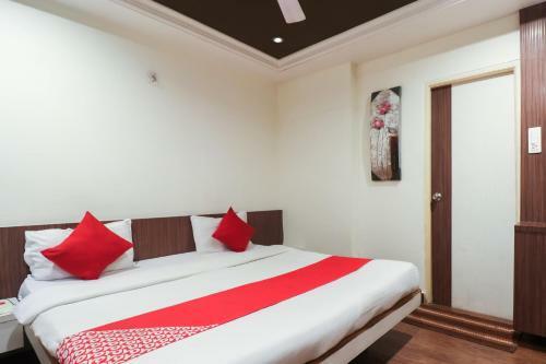 Oyo 10745 Hotel Tuli's