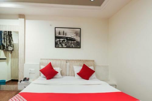 Oyo 10745 Hotel Tuli's