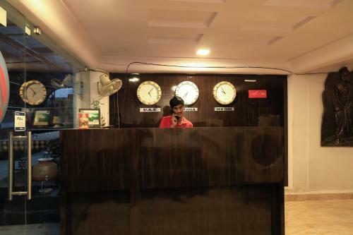 Oyo 15211 Hotel Midas