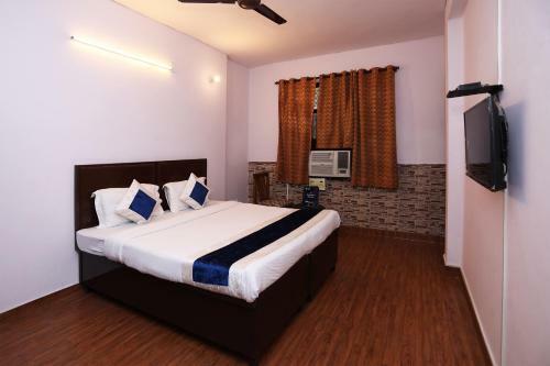 Hotel Oyo 9534 Brijwashi Residency