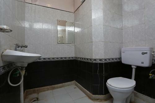 Hotel Oyo 9534 Brijwashi Residency