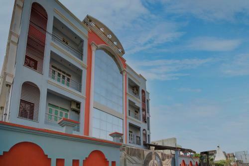 Oyo 9658 Hotel Madhuram
