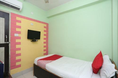 Oyo 15443 Hotel Mega Palace