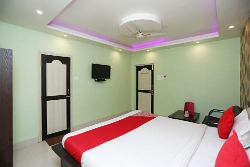 Oyo 15443 Hotel Mega Palace