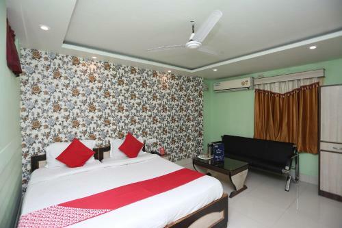 Oyo 15443 Hotel Mega Palace