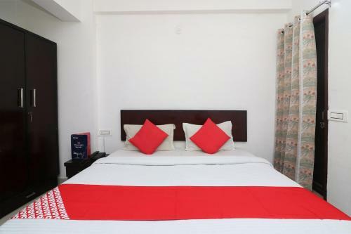 Oyo 23504 Hotel Panther