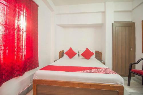 Hotel Oyo 12327 The Mapple