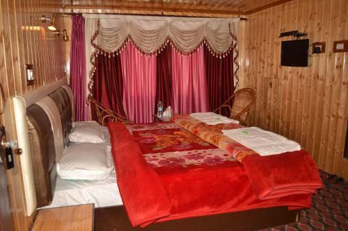Hotel Glacier Heights