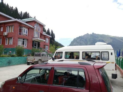 Hotel Glacier Heights