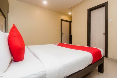 Oyo 22007 Hotel Kuber Hospitality