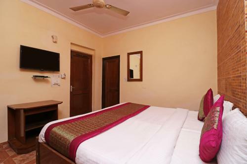 Hotel Oyo 10661 Dsr Classic
