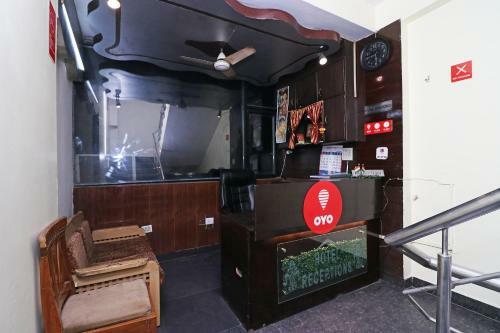 Oyo 10666 Hotel Feather
