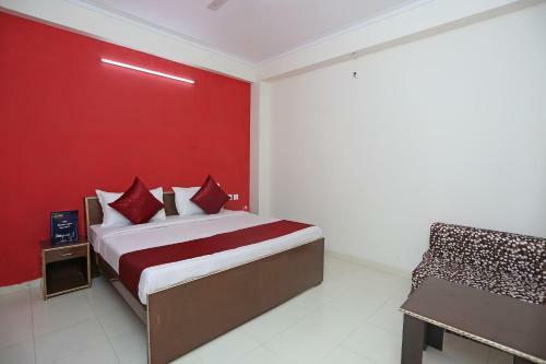 Hotel Oyo 9339 Terrene Empire