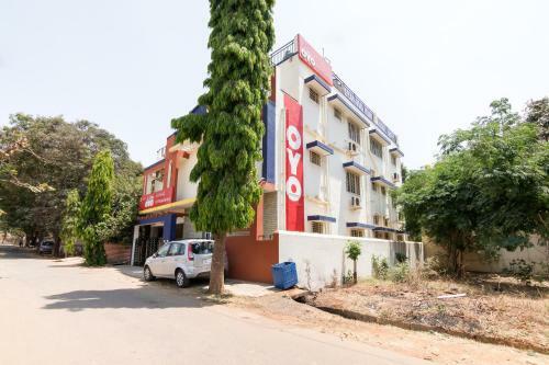Hotel Oyo 12737 Jk Residency